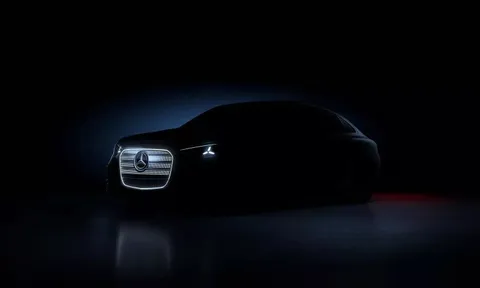 Mercedes C-Class chạy điện sẽ có 'lưới tản nhiệt' phát sáng cỡ lớn