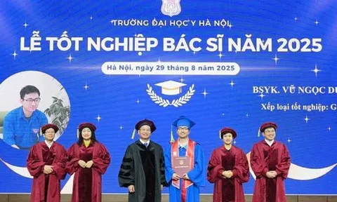 Thủ khoa kỳ thi khắc nghiệt nhất ĐH Y Hà Nội: Con nhà nòi bác sĩ, thành tích xứng đáng "tinh hoa của tinh hoa"