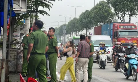 Cháy cửa hàng buôn bán phụ tùng xe máy, 1 người tử vong