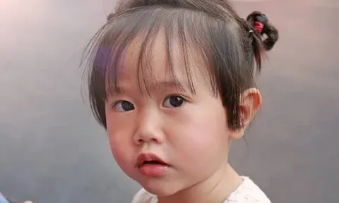 "Thuốc độc" nguy hiểm nhất trong 1 gia đình không phải là thiếu tiền, mà chính là 3 câu nói buột miệng của cha mẹ