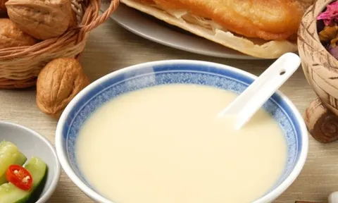 Uống sữa đậu nành vào buổi tối có lợi ích đặc biệt mà nhiều người chưa biết