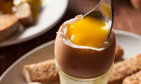Ăn nhiều trứng có thực sự làm tăng cholesterol không: Nghiên cứu mới đã làm thay đổi suy nghĩ của nhiều người