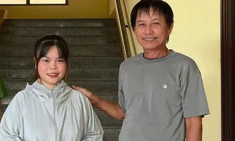 Cô gái trẻ có hành động đẹp khiến nhiều người khen ngợi