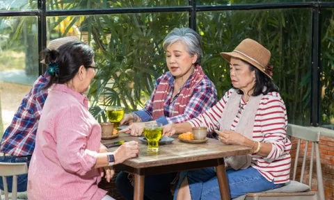 Cụ bà 60 tuổi, lương hưu 15 triệu đồng lên kế hoạch dưỡng già không phiền đến ai: Tự lo, tự vui, tự an nhiên