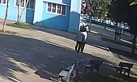 Diễn biến mới vụ thầy giáo bị tố bóp cổ đồng nghiệp trong sân trường