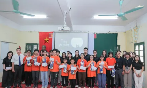 Từ phòng khám đến phòng học: Bác sĩ Vũ Trọng Tiến đồng hành cùng trẻ em khiếm thính