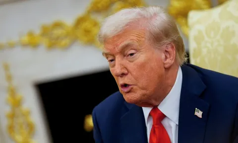 Ông Trump dọa áp thuế 'khổng lồ' lên hàng Trung Quốc