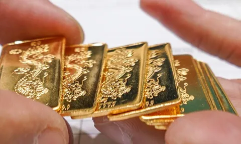 Giá vàng miếng sắp đạt 143 triệu đồng/lượng