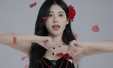 Góc tối của những hot girl 'mua vui' trên livestream