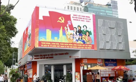 Thành phố rực rỡ cờ hoa chào mừng Đại hội Đảng bộ TPHCM lần thứ I 