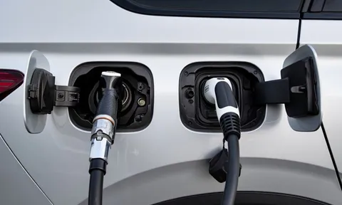 Siết luật với xe hybrid, phải chạy 100 km thuần điện mới được ưu đãi