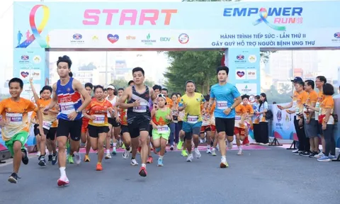Chạy bộ gây quỹ hỗ trợ bệnh nhân ung thư