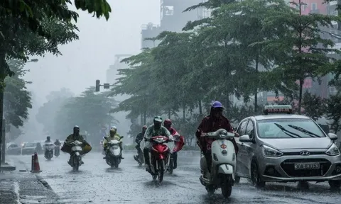 3-6 giờ tới, Hà Nội có thể mưa dông lớn, xảy ra lốc, sét và gió giật mạnh