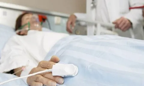 Cô gái 20 tuổi hoại tử ngón chân vì thường xuyên uống thứ nước "vạn người mê"