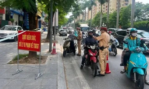 CSGT đồng loạt kiểm tra nồng độ cồn trên cả nước