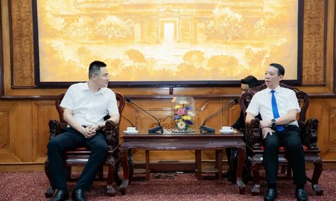 Tân Chủ tịch TP Huế bắt tay mở đường bay kết nối Trung Quốc