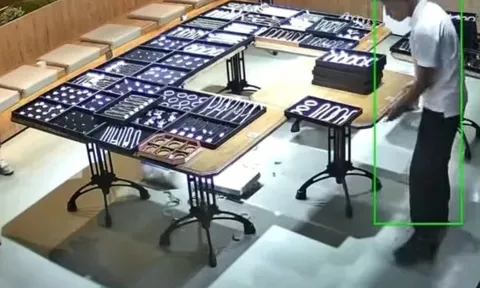 Nhân viên trẻ lỡ tay làm vỡ 30 chiếc vòng ngọc bích quý, giá 3,7 tỷ đồng, ông chủ phản ứng bất ngờ