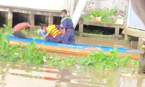 Tìm thấy thi thể con người phụ nữ bán vé số rơi sông