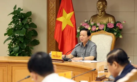 Bão số 12 Fengshen gây mưa rất to ở miền Trung, mỗi hộ dân cần có "túi sinh tồn"