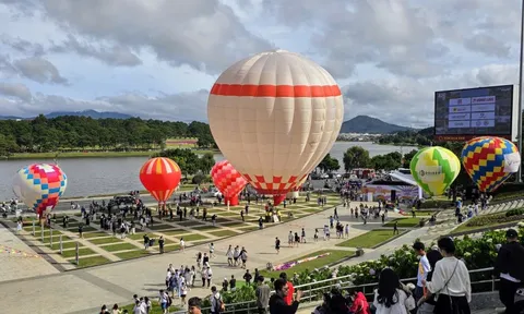 Đà Lạt rộn ràng với lễ hội Khinh khí cầu đầy màu sắc