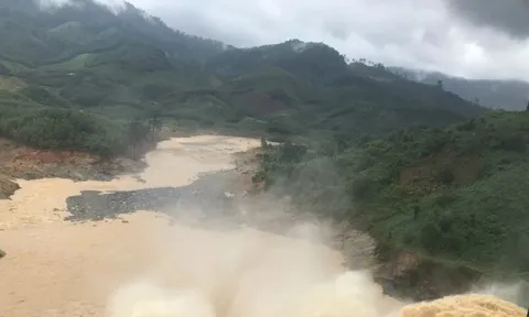 Đà Nẵng mưa lớn, sáng nay hai thủy điện thông báo xả nước điều tiết