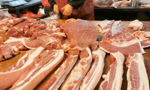 Chồng đâm vợ trọng thương vì đi chợ mua được thịt lợn giảm giá