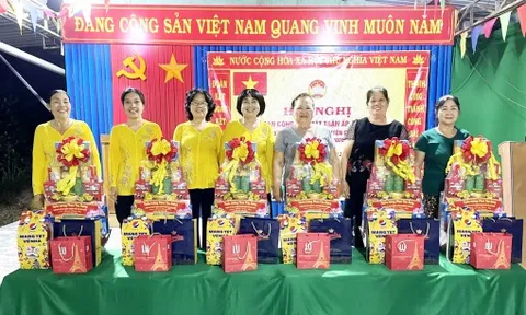 Nữ trưởng ấp “làm trước, nói sau”