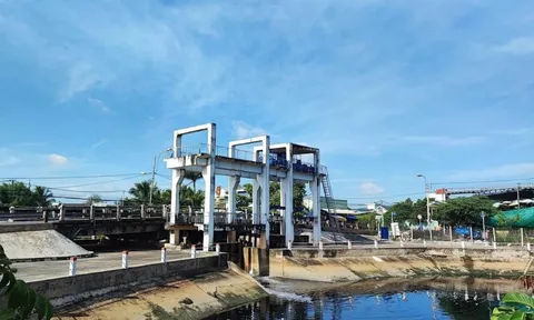 TP HCM: Từ 28-10, ôtô không được qua cầu Tân Kiên