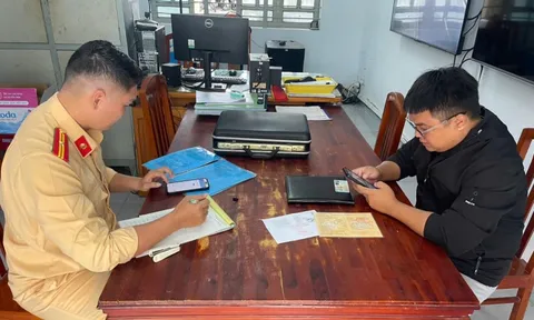 Khánh Hòa: Xử phạt ô tô biển số vàng chạy ngược chiều