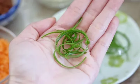 Người Việt có loại rau "nấu món gì cũng thơm" vài nghìn cả nắm nhưng ung thư miệng, thực quản, dạ dày nghe tên là SỢ