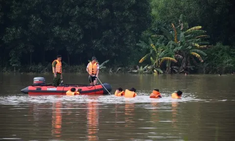 Quảng Ngãi: Tìm thấy thi thể nam thanh niên bị lũ cuốn khi đi làm về