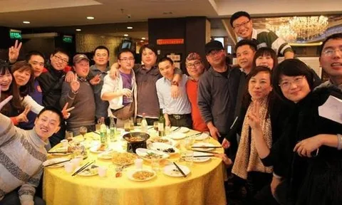 Đi họp lớp tự bỏ hơn 1 triệu bù hoá đơn: Về phòng, tôi chết sững trước 3 câu nói của bạn cũ, âm thầm rời nhóm chat