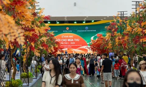 Bùng nổ mua sắm tại "siêu" hội chợ quốc gia