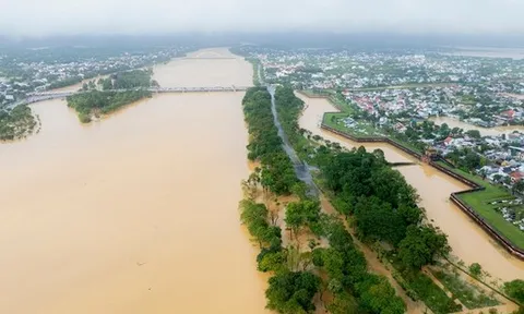 TP Huế kích hoạt toàn bộ lực lượng ứng phó mưa lũ, bảo đảm an toàn tuyệt đối cho người dân