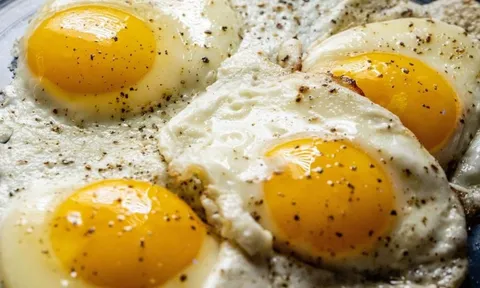 Mất 30 năm cuộc đời tôi mới biết cách làm trứng ốp la bằng lò vi sóng: Không bao giờ dùng chảo nữa