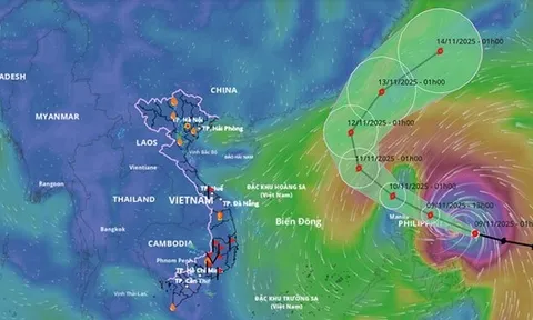 Bão Fung-Wong tiệm cận cấp siêu bão, di chuyển nhanh, sáng mai vào Biển Đông