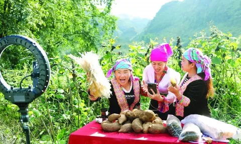 Phụ nữ vùng cao chủ động hòa nhập thế giới số