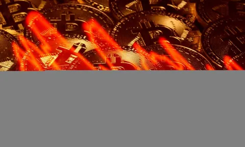 Sóng ngầm ‘tiền bẩn’ tràn vào tiền số