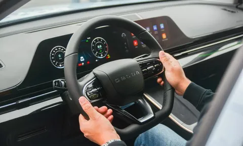 Tính năng hỗ trợ khởi hành ngang dốc trên ôtô là gì?