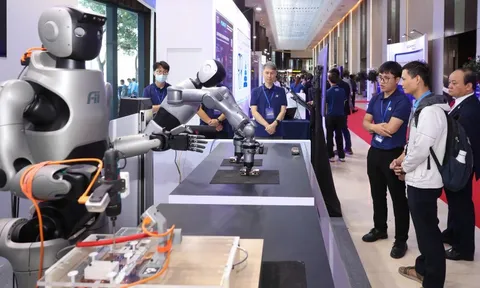 Loạt công nghệ tương lai xuất hiện tại Diễn đàn Kinh tế mùa Thu 2025, nhiều người trầm trồ