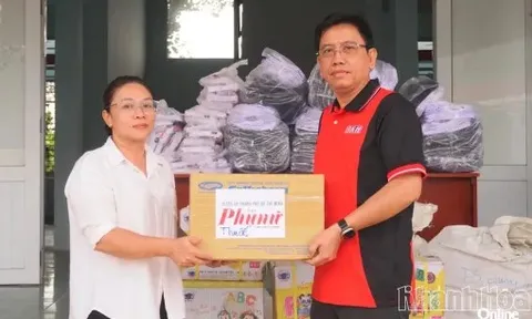 Lan tỏa yêu thương sau lũ: Hơn 1.000 suất quà được trao đến học sinh và người dân Khánh Hòa