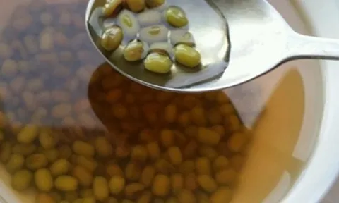 Uống nước đậu xanh mỗi bữa sáng suốt 6 tháng, người phụ nữ 42 tuổi nhận kết quả là...