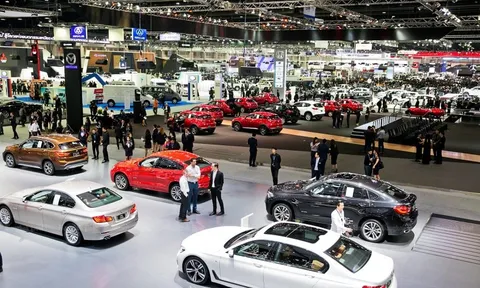 Doanh số bán tải ở Thái Lan tuột dốc vì bão lũ, xe điện vẫn tăng