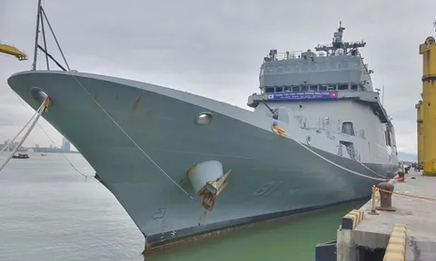 Tàu huấn luyện ROKS Hansando của Hải quân Hàn Quốc thăm xã giao Đà Nẵng