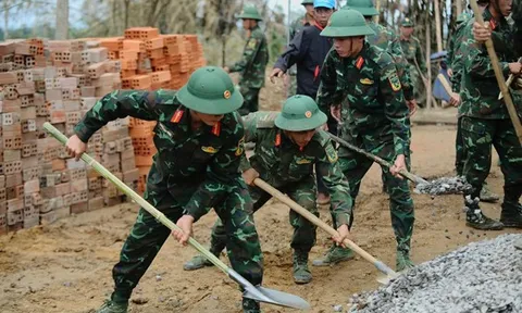 Thần tốc dựng lại mái ấm