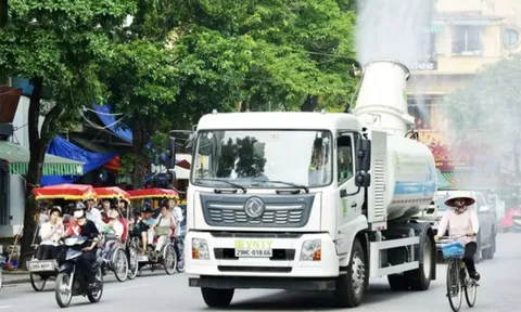 Hà Nội thí điểm công nghệ phun sương giảm bụi, kiểm soát ô nhiễm không khí