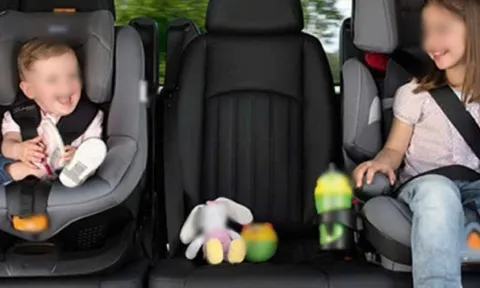 Chính phủ đề xuất miễn trừ ghế an toàn cho trẻ dưới 10 tuổi trên taxi và xe buýt