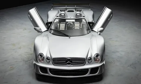 FBI tịch thu siêu xe Mercedes-Benz CLK GTR Roadster 13 triệu USD