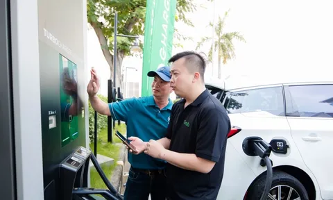 Grab Việt Nam và Charge+ hợp tác phát triển trạm sạc xe điện