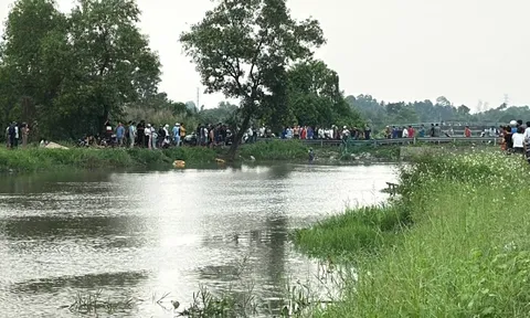 2 thiếu niên mất tích dưới con rạch ở TPHCM